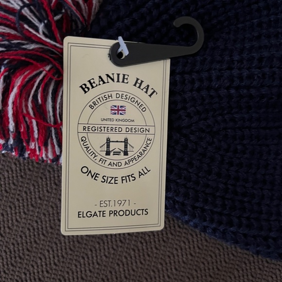 Soft London Beanie hat - Picture 8 of 8